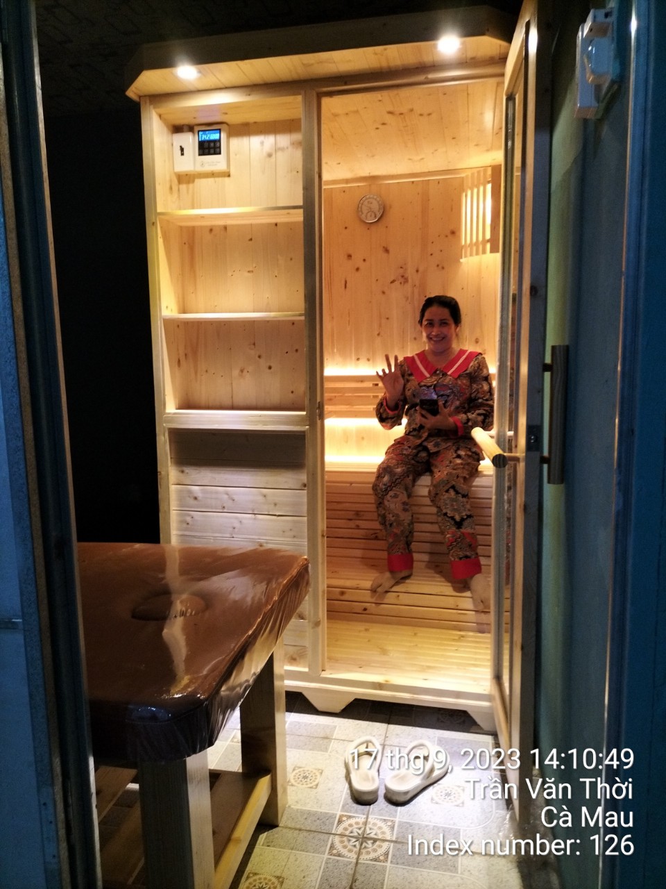 HOÀN THIỆN, BÀN GIAO 3 PHÒNG XÔNG HƠI GỖ THÔNG PHẦN LAN CHO CHỊ HUYỀN Ở TỈNH CÀ MAU